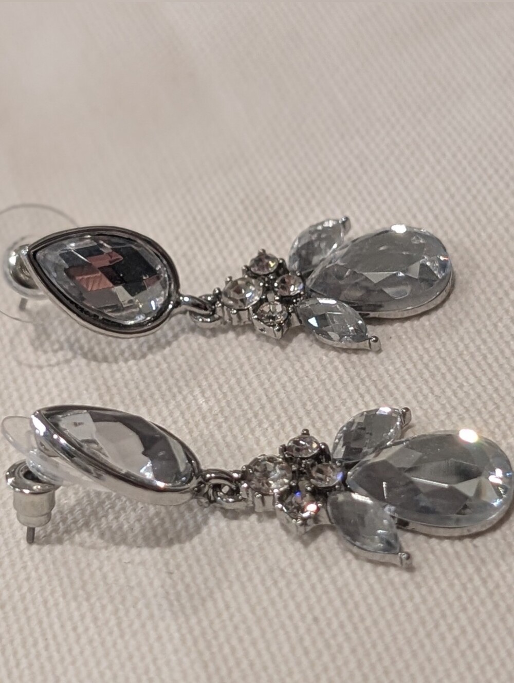 🌸ADD ON Crystal Teardrop Dangle Earrings - Fashion Jewelry - Picture 2 of 2